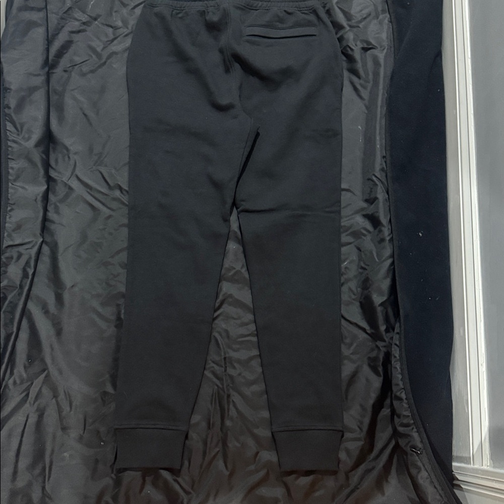 Men’s Gym Shark Jogger - Picture 2 of 3